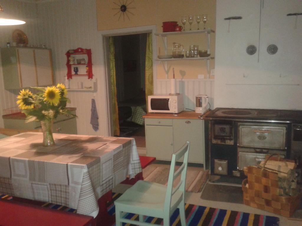Levomaeki Farm Cottages Ypaja Ruang foto
